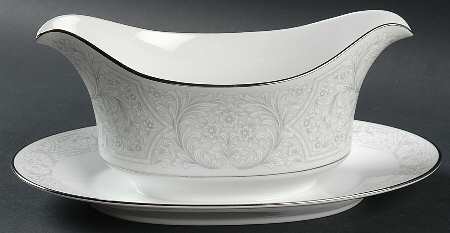 Lisbon Gravy Boat with Attached Underplate