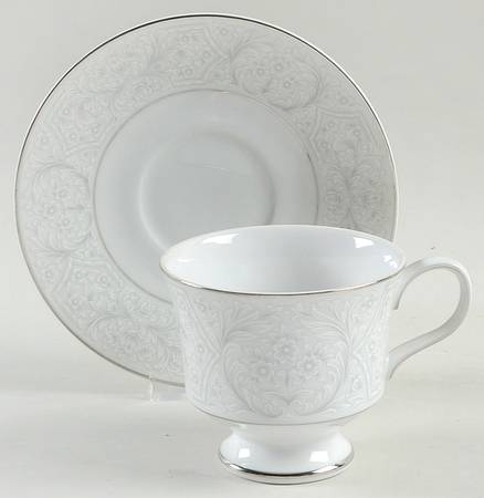 Lisbon Footed Cup & Saucer Set