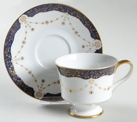 Lycee Footed Cup & Saucer Set