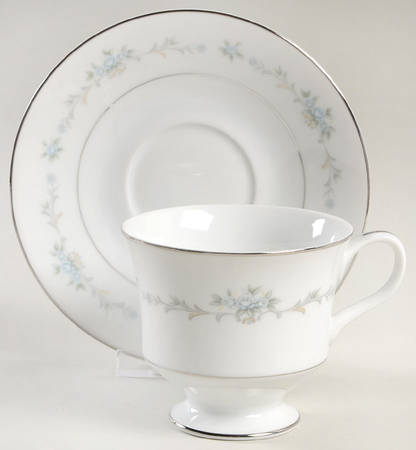 Lynwood Footed Cup & Saucer Set