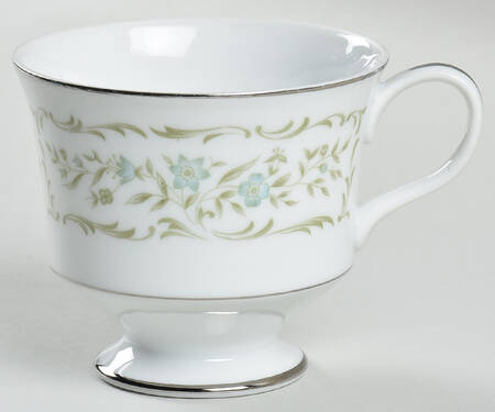 Mantilla Footed Cup