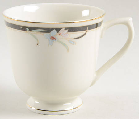 Mansfield Footed Cup