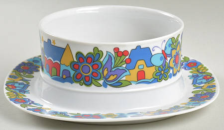 Market Place Gravy Boat with Attached Underplate