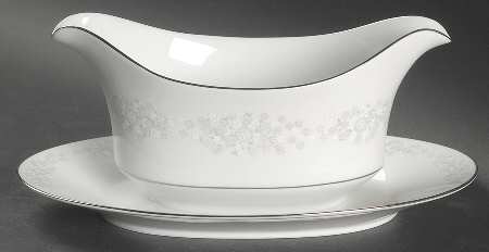 Mayflower Gravy Boat with Attached Underplate