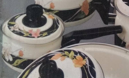 Memories 1.5 Quart Metal Covered Saucepan