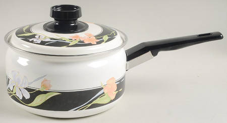 Memories 2.5 Quart Metal Covered Saucepan