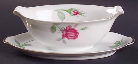 Monterey Gravy Boat with Attached Underplate