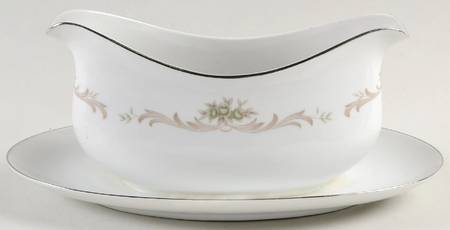 Musette Gravy Boat with Attached Underplate