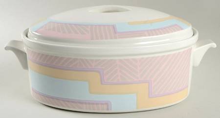 Nouveau Multicolor 3 Quart Oval Covered Casserole