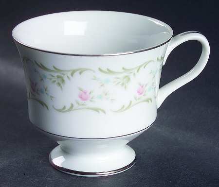 Orleans Footed Cup