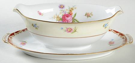 Paulette Gravy Boat with Attached Underplate