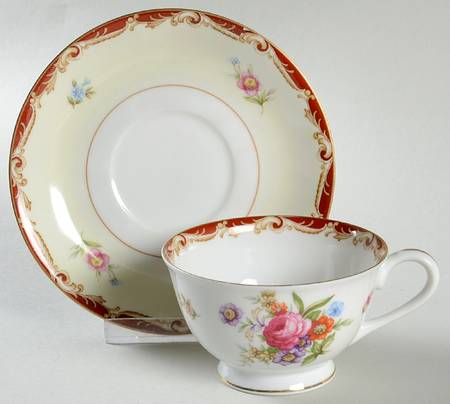 Paulette Footed Cup & Saucer Set