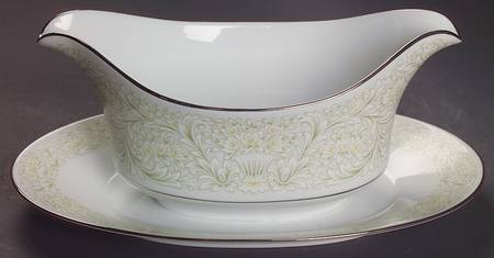 Phoenicia Gravy Boat with Attached Underplate