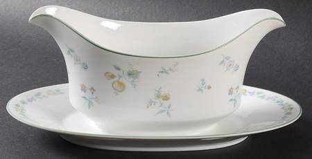 Potpourri Gravy Boat with Attached Underplate