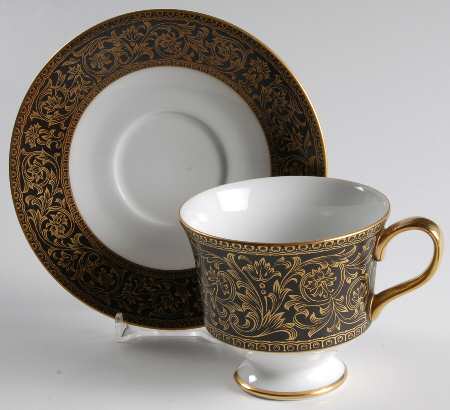 Richelieu Footed Cup & Saucer Set