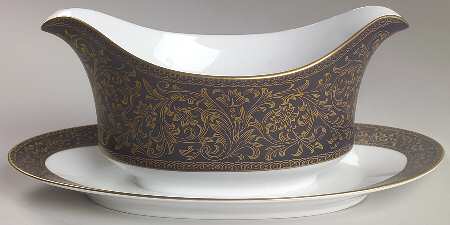Richelieu Gravy Boat with Attached Underplate