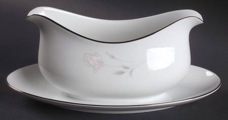 Rosanne Gravy Boat with Attached Underplate