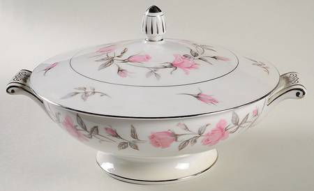 Rosetta Round Covered Vegetable