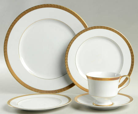 Royalty 5 Piece Place Setting by Sango