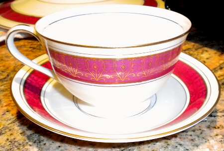 SAN24 Footed Cup & Saucer Set