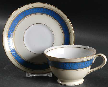SAN4 Footed Cup & Saucer Set