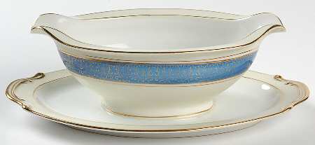 SAN4 Gravy Boat with Attached Underplate