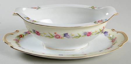 SAN9 Gravy Boat with Attached Underplate