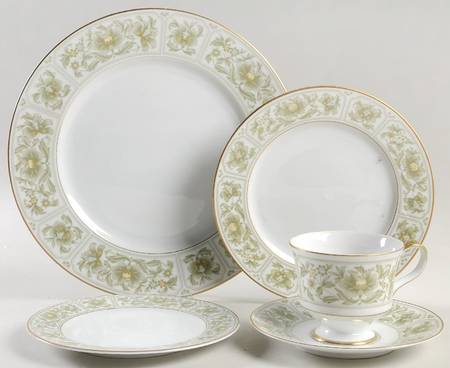 Savannah (Gold) 5 Piece Place Setting
