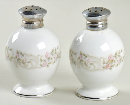 Shelton Salt & Pepper Set