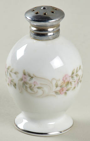 Shelton Pepper Shaker