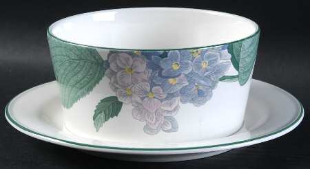 Southampton Gravy Boat with Attached Underplate