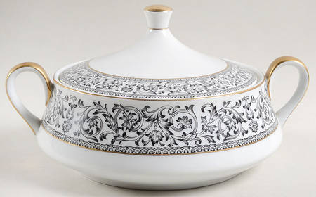 Spanish Lace Round Covered Vegetable