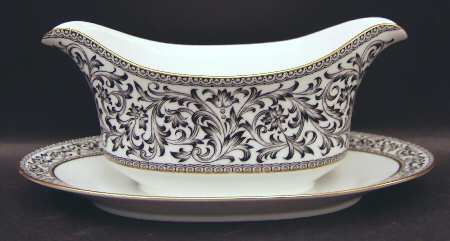 Spanish Lace Gravy Boat with Attached Underplate