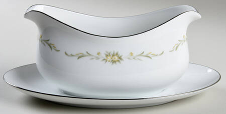 Susanne Gravy Boat with Attached Underplate