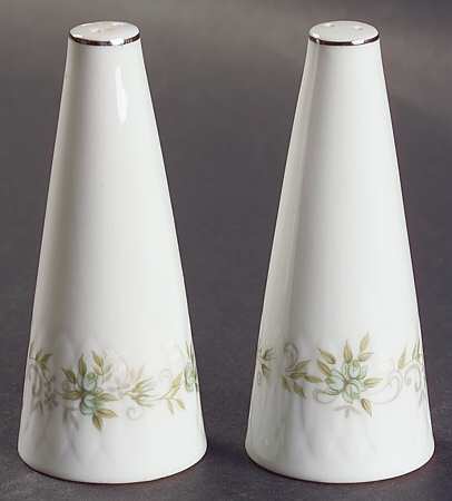 Sylvia Salt & Pepper Set