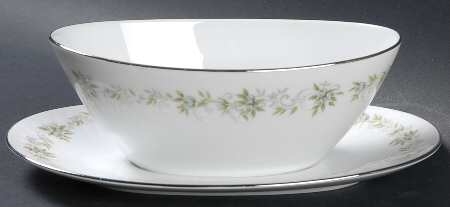 Sylvia Gravy Boat with Attached Underplate