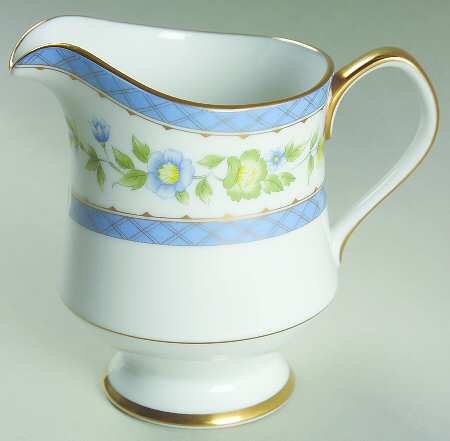 Trianon Creamer