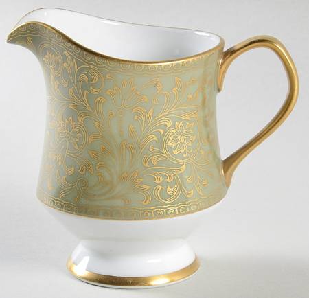 Versailles Creamer