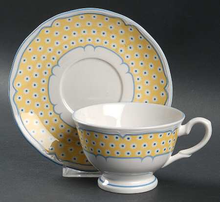 Versailles Footed Cup & Saucer Set