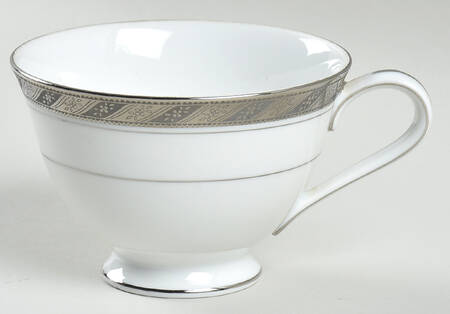 Victoria Footed Cup