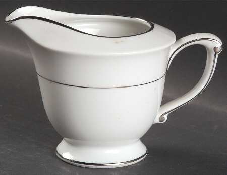 Wedding Band Creamer