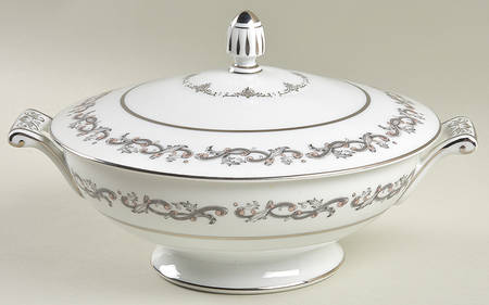 Windsor Round Covered Vegetable