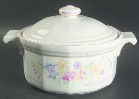 Victorian Flowers 1.5 Qt Round Covered Casserole