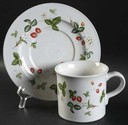 Berry Patch Flat Cup & Saucer Set