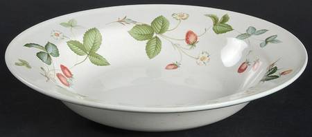 Berry Patch 9" Round Vegetable Bowl
