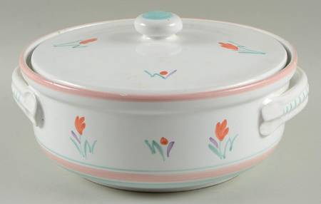 Soft Touch 2 Quart Oval Covered Casserole