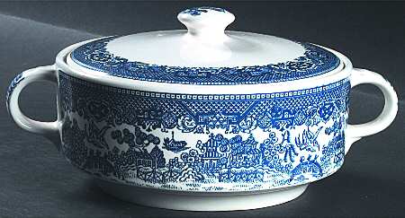 Blue Willow Round Covered Vegetable