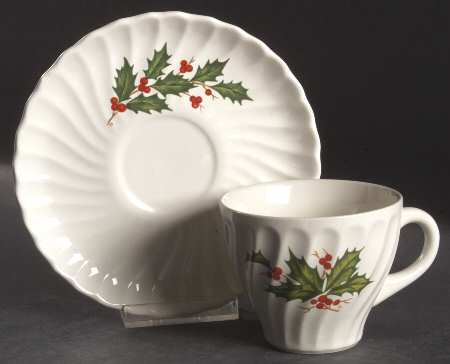 Holly Flat Cup & Saucer Set by SCIO