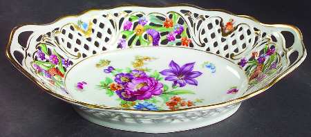 Dresden Line-Bouquet (Pierced) 10" Oval Pierced Basket