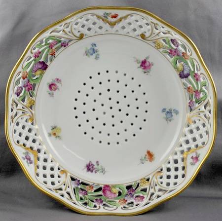 Dresden Line-Bouquet (Pierced) 9" Pierced Berry Bowl